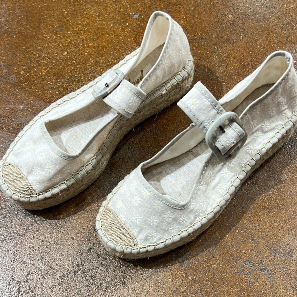 Free People espadrille size 6/36 NWT